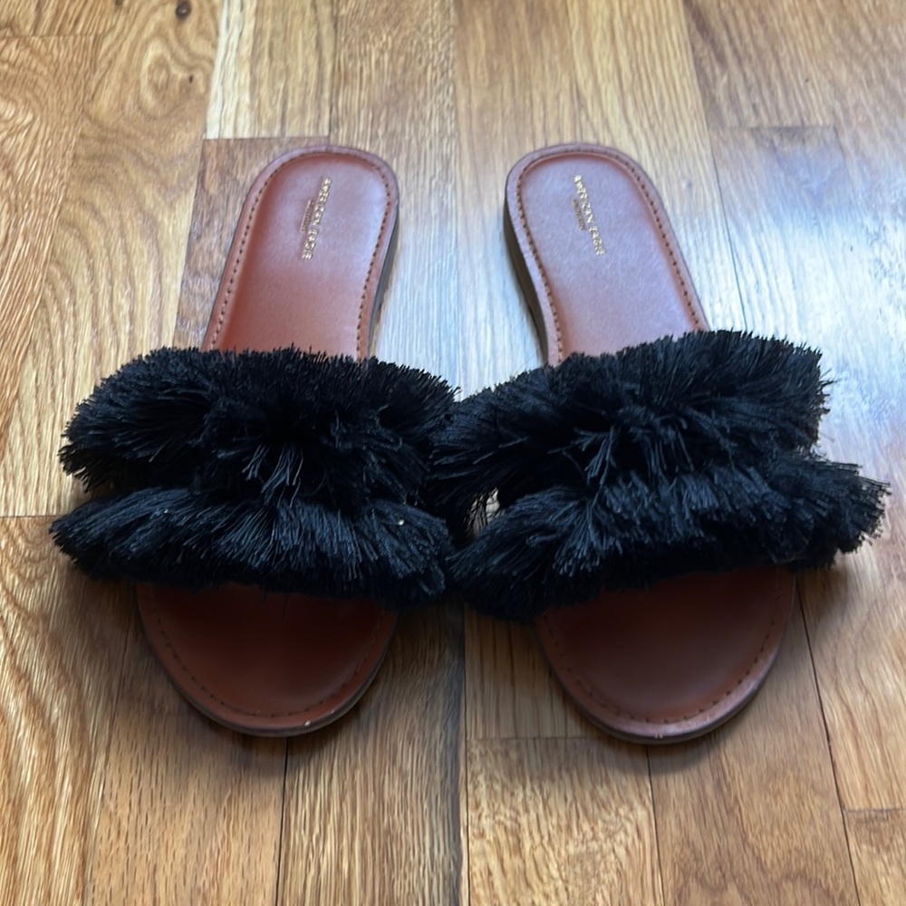American Eagle outfitters Flat sandal size 9